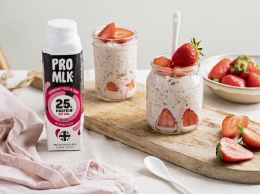 STRAWBERRY OVERNIGHT OATS